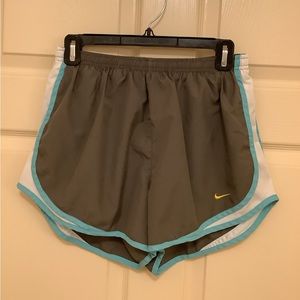 Women’s Grey Nike Tempo shorts,size Large